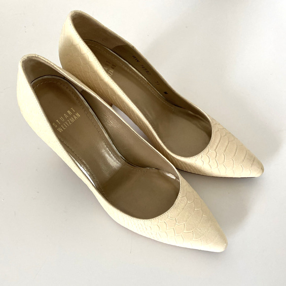 Stuart Weitzman Laney Pump Ivory Cream Snake Embossed Leather Point Wood Clear 7 - Picture 3 of 10